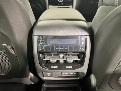 2026 Jeep Grand Cherokee L Laredo Altitude