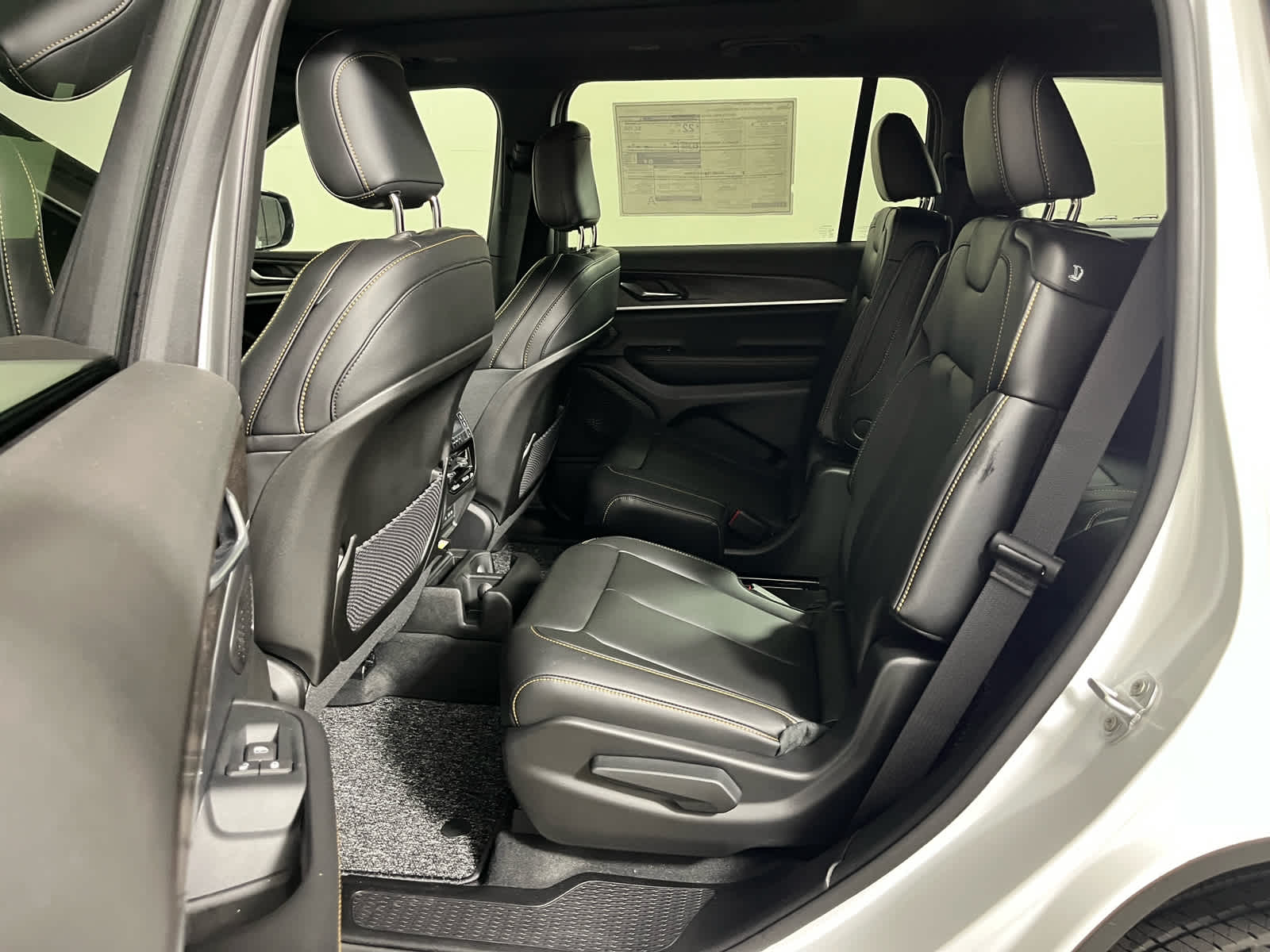 2026 Jeep Grand Cherokee L 85th Anniversary Edition