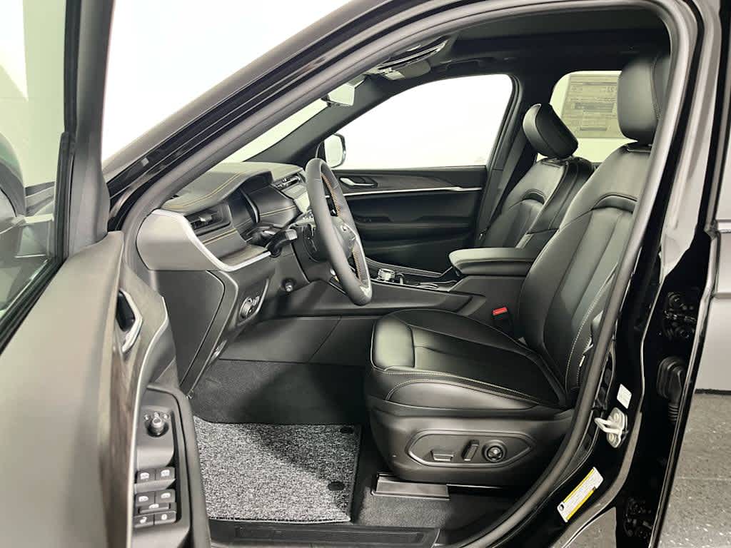 2026 Jeep Grand Cherokee L 85th Anniversary Edition