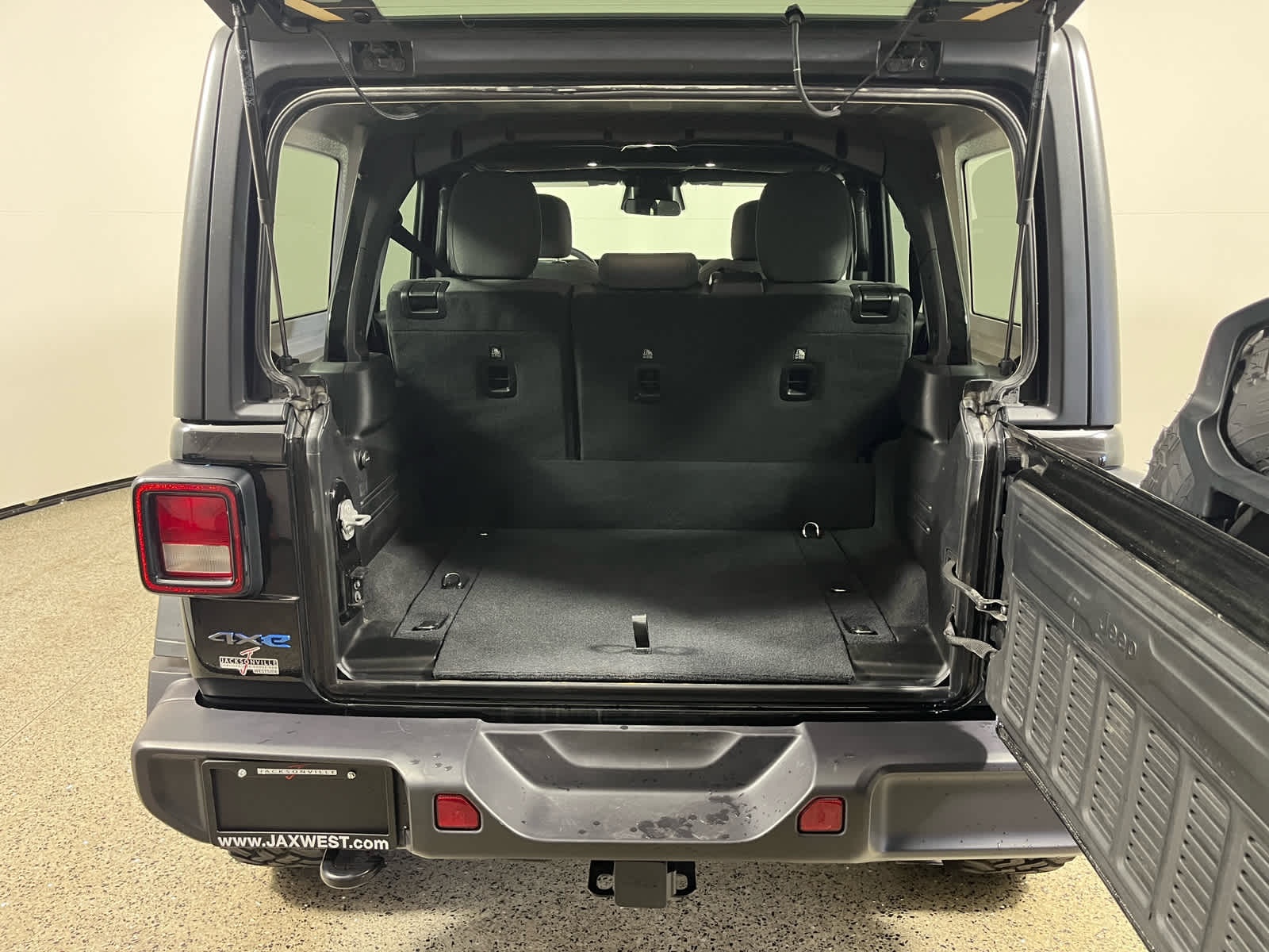 2025 Jeep Wrangler 4xe Willys