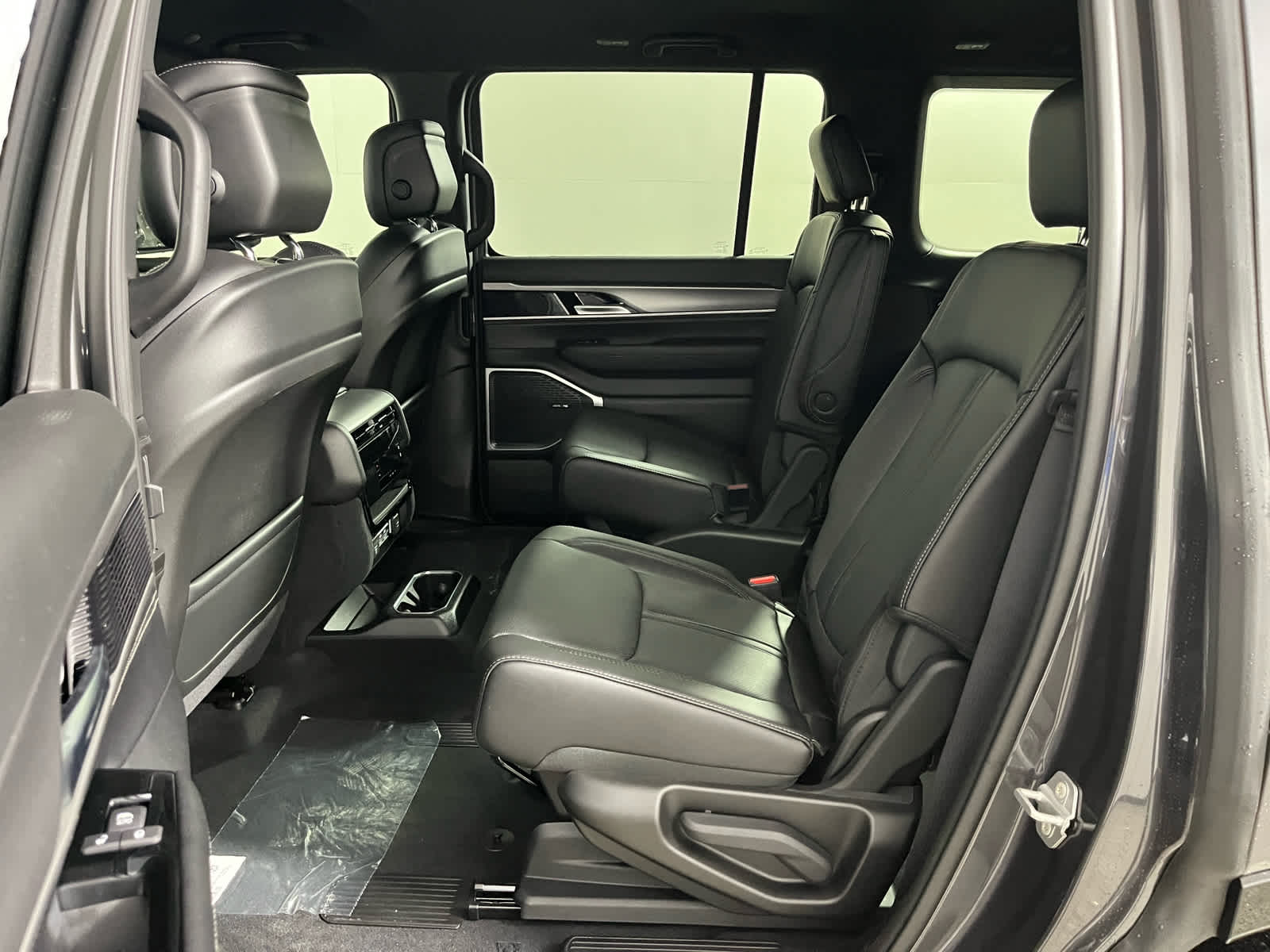 2026 Jeep Grand Wagoneer Base