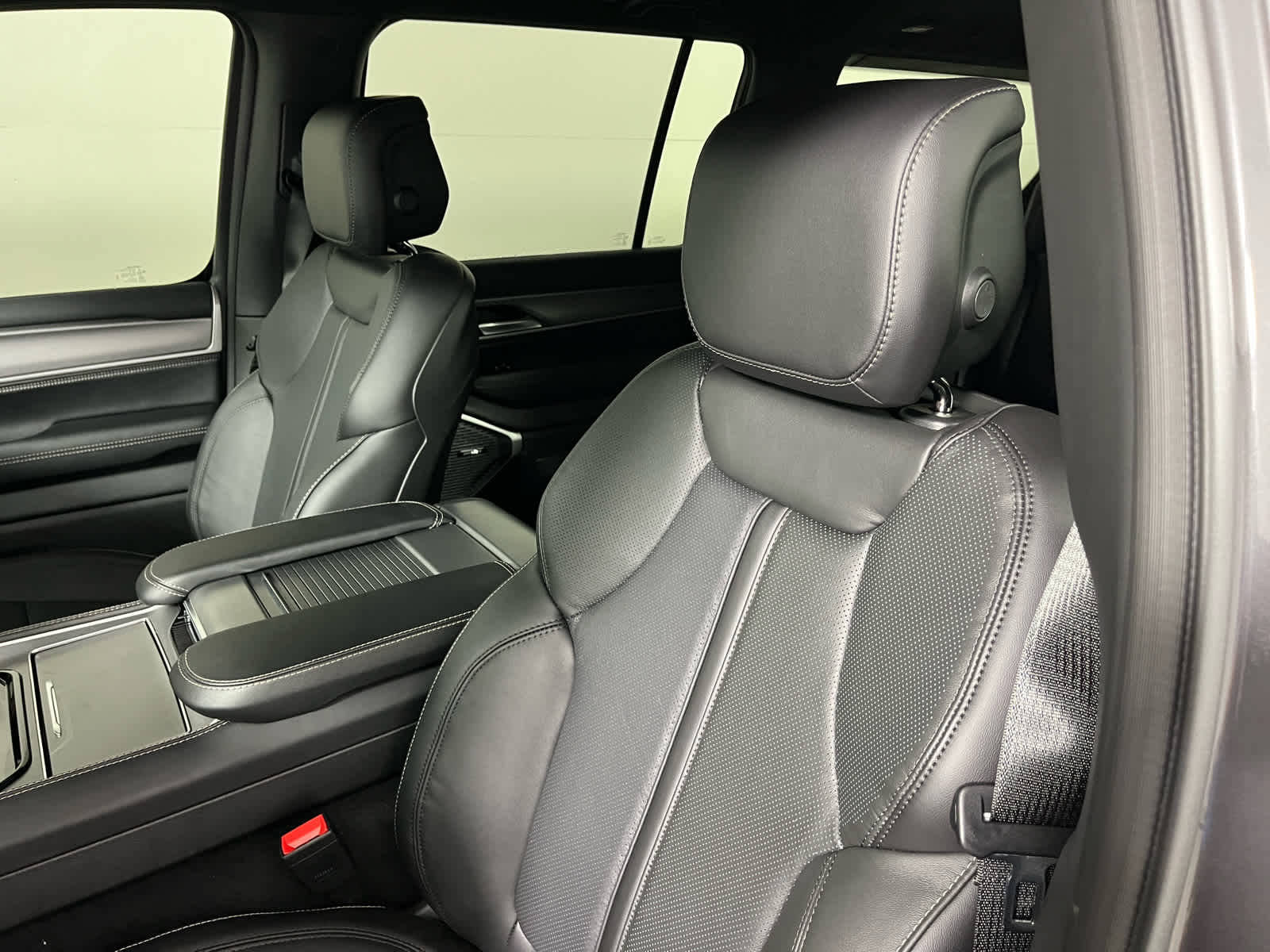 2026 Jeep Grand Wagoneer Base