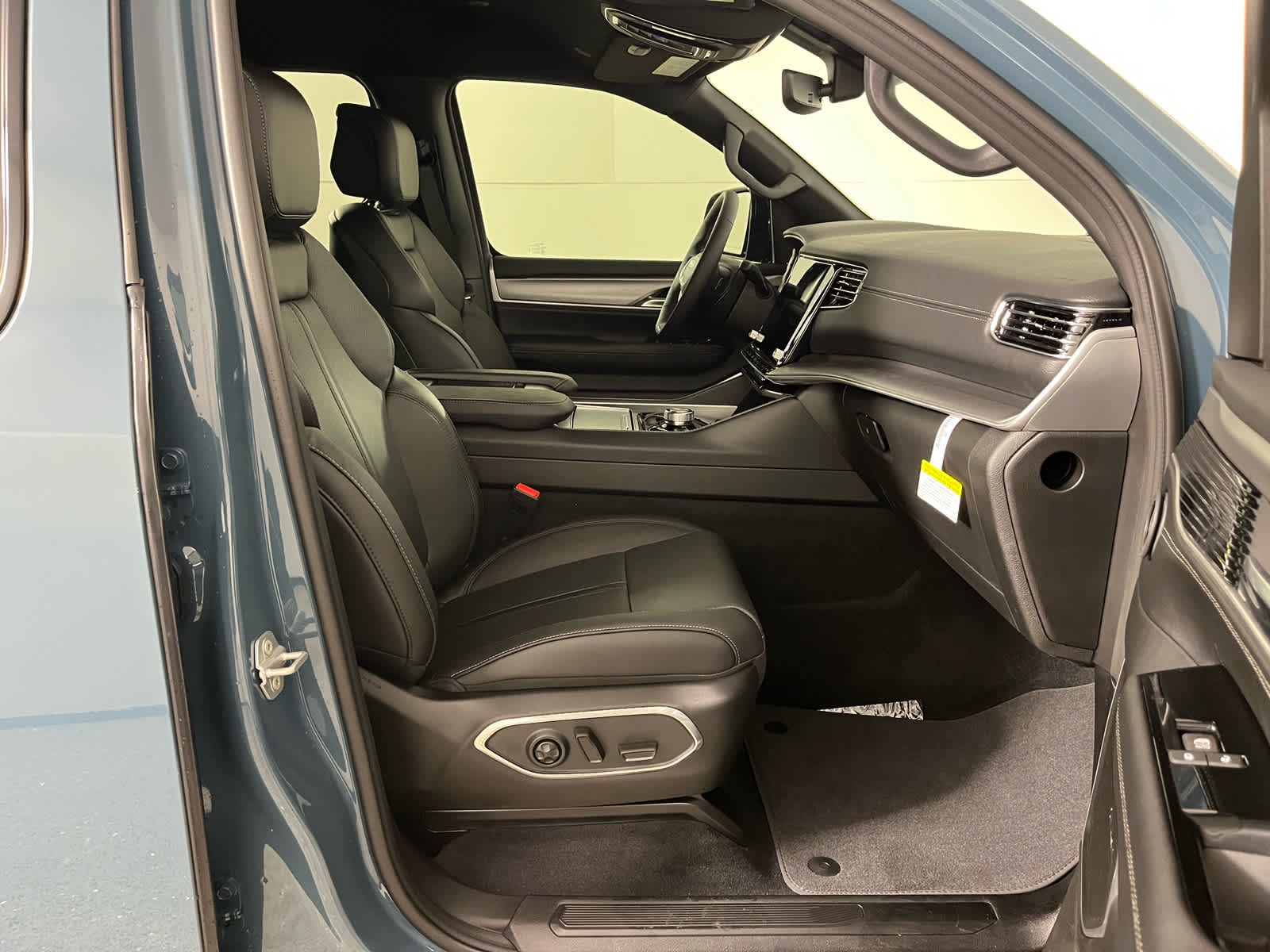 2026 Jeep Grand Wagoneer Base
