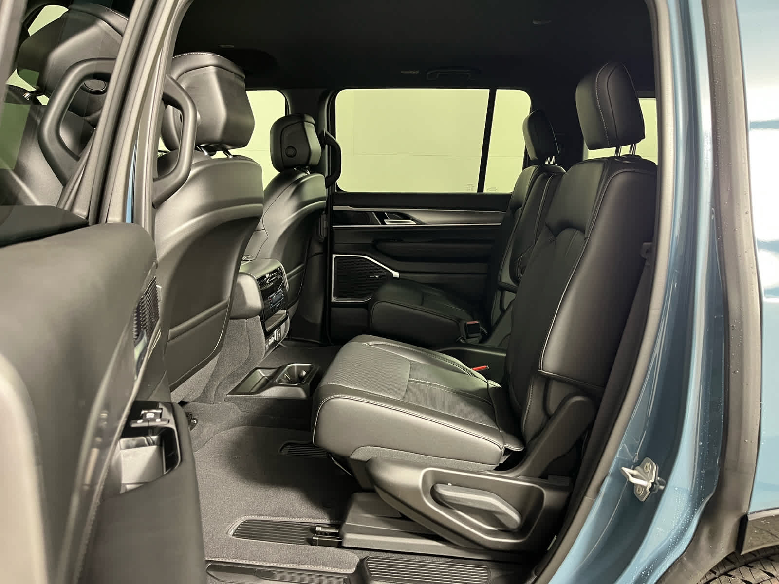 2026 Jeep Grand Wagoneer Base