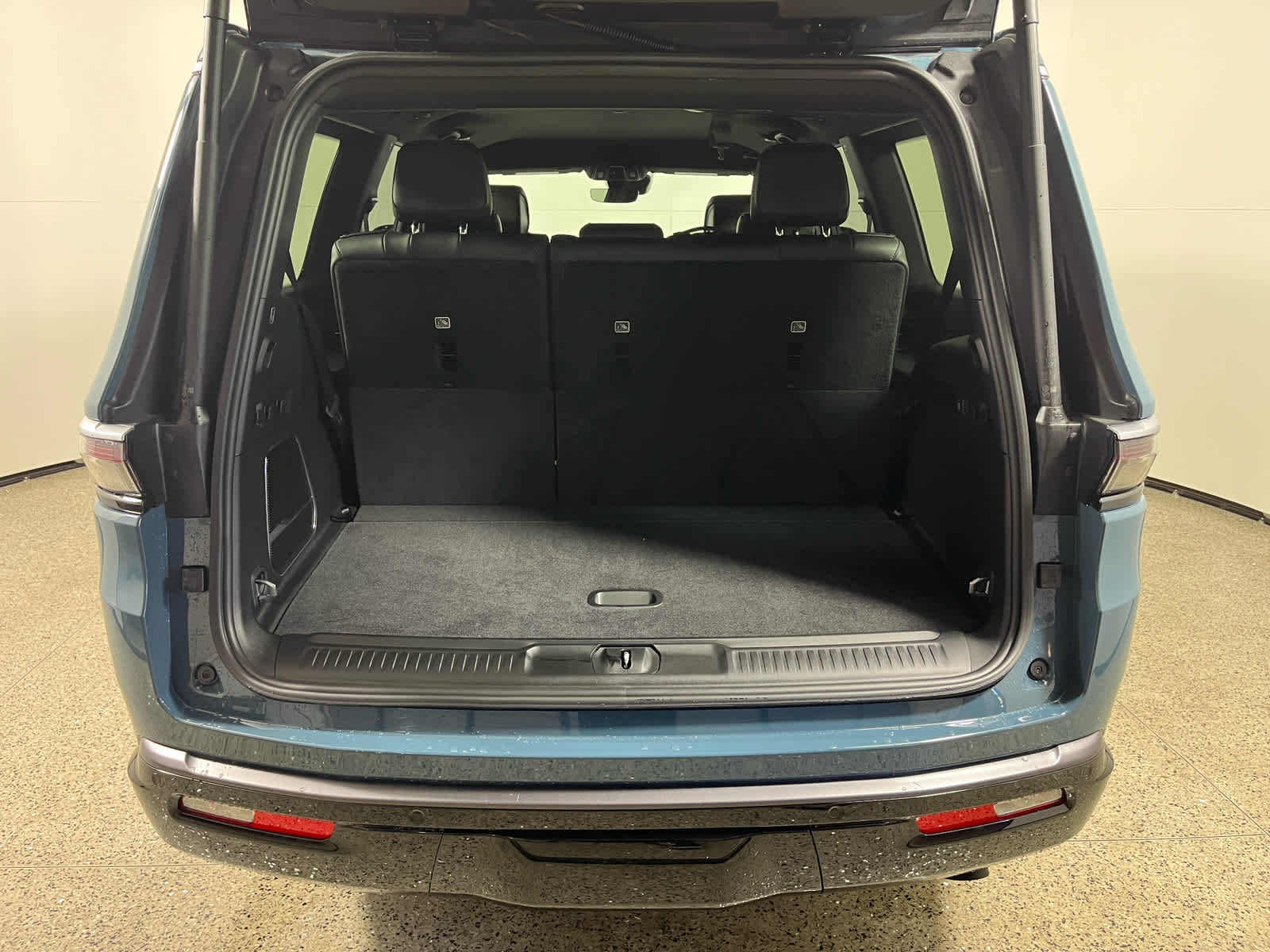 2026 Jeep Grand Wagoneer Base