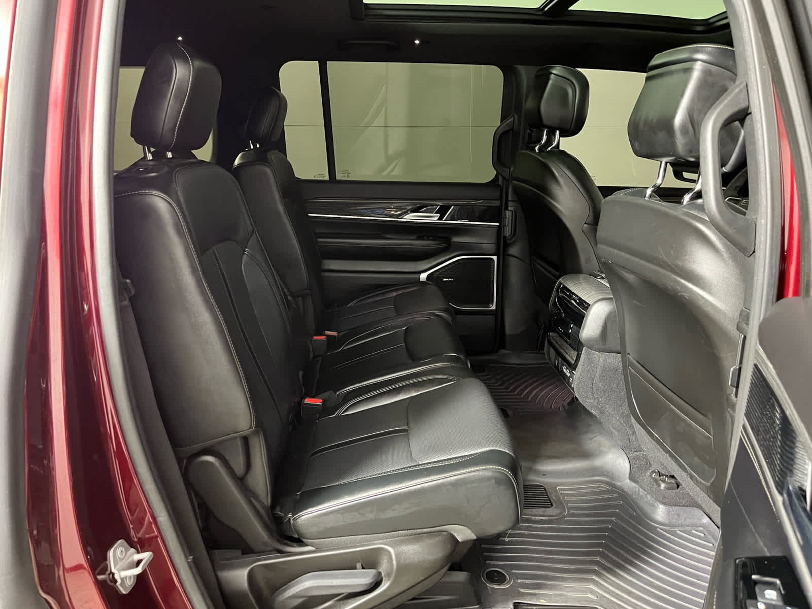 2022 Jeep Wagoneer Series II 4x2