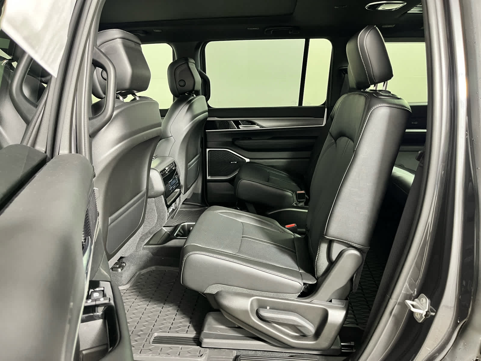 2026 Jeep Grand Wagoneer Upland