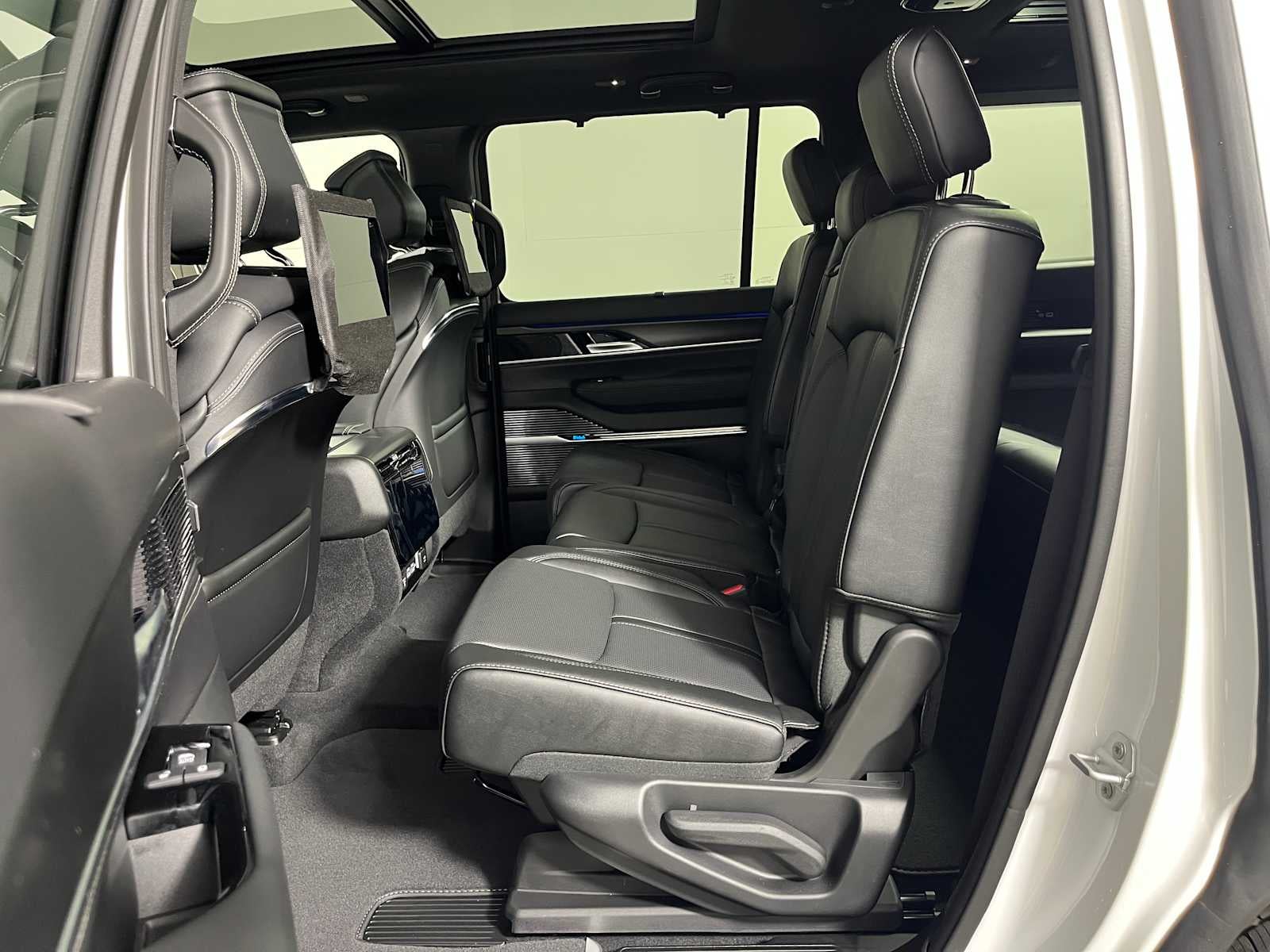 2026 Jeep Grand Wagoneer GRAND WAGONEER LIMITED RESERVE 4X4