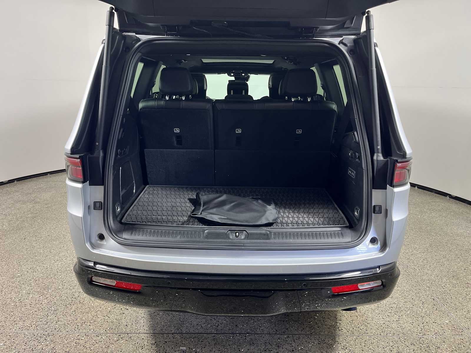 2024 Jeep Wagoneer Series II Carbide