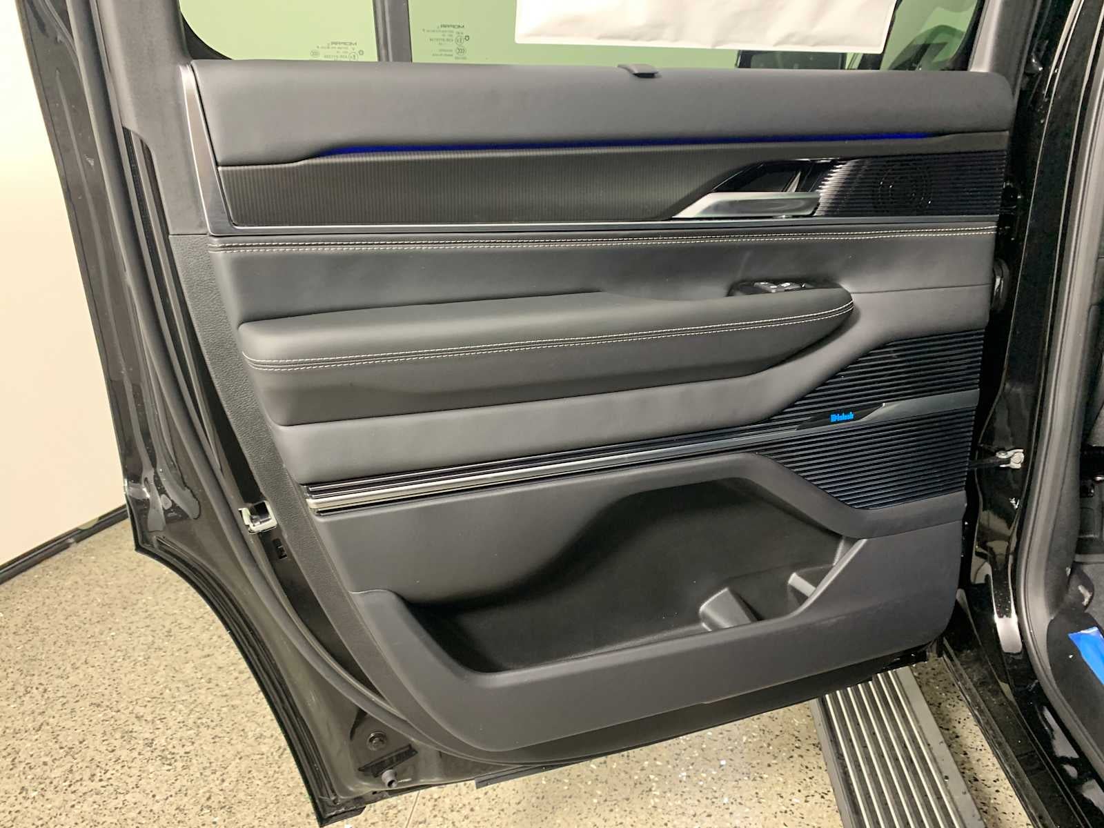 2025 Jeep Grand Wagoneer GRAND WAGONEER OBSIDIAN 4X4