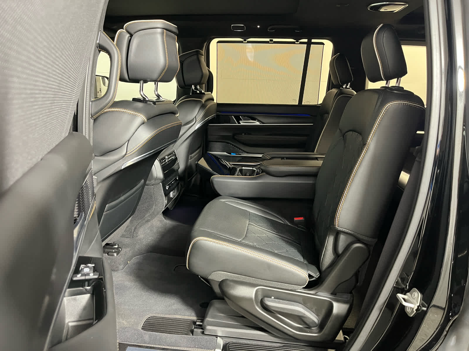 2024 Jeep Grand Wagoneer Series III Obsidian