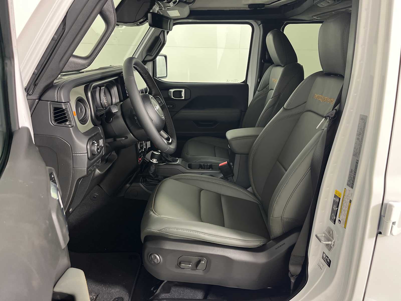 2026 Jeep Gladiator GLADIATOR MOJAVE X 4X4