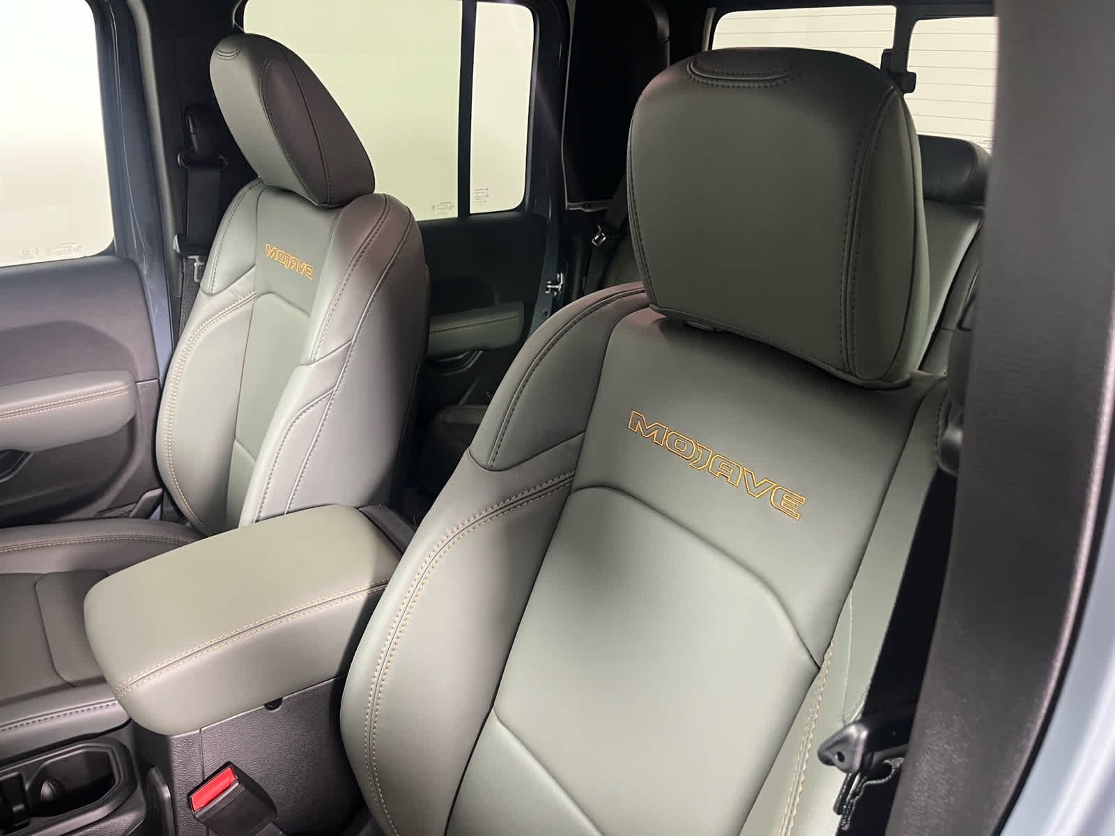 2026 Jeep Gladiator GLADIATOR MOJAVE X 4X4