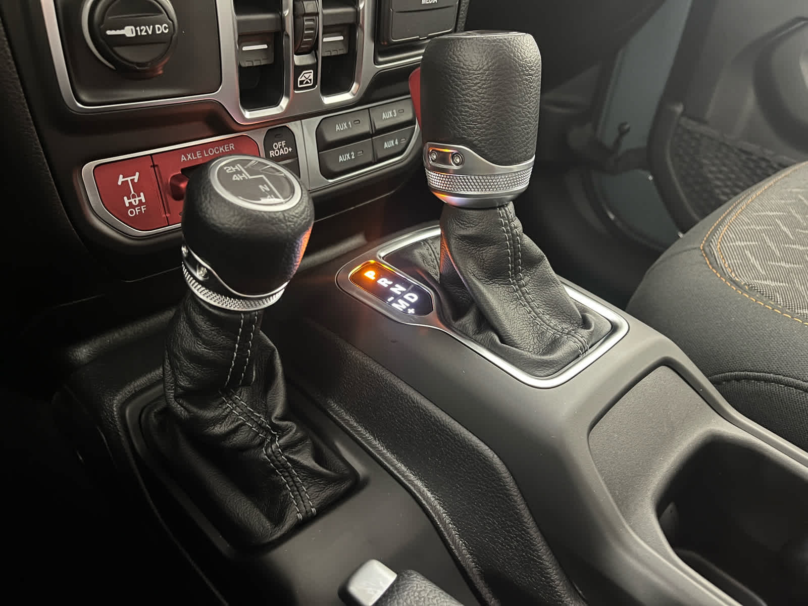 2026 Jeep Gladiator GLADIATOR MOJAVE 4X4