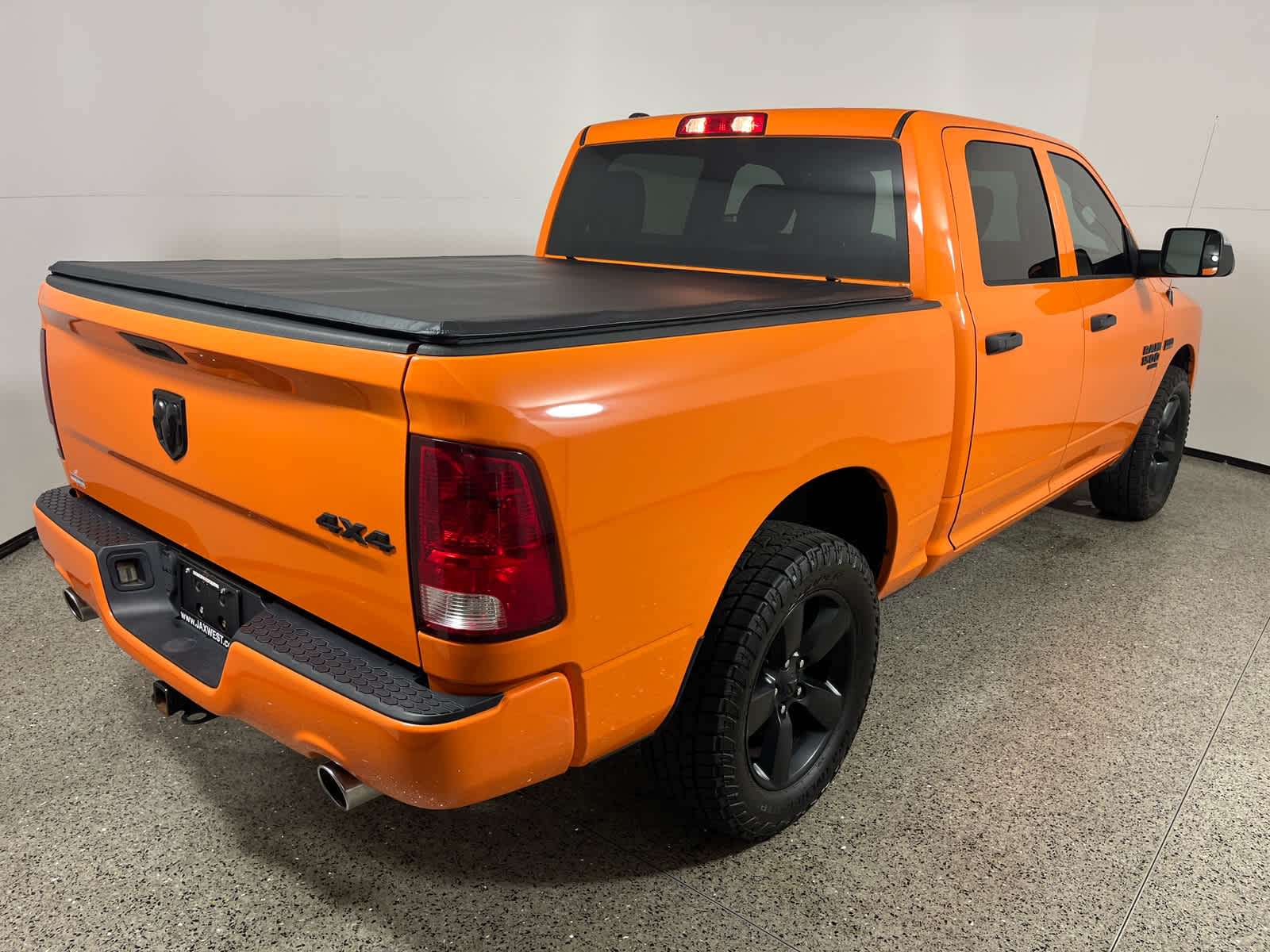 2019 RAM 1500 Classic Express Crew Cab 4x4 5'7' Box