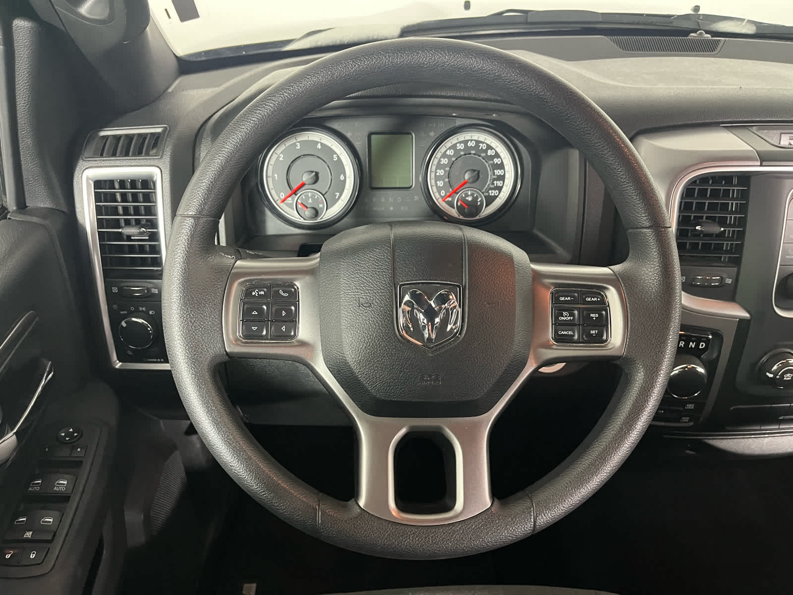 2024 RAM 1500 Classic Warlock Crew Cab 4x4 5'7' Box