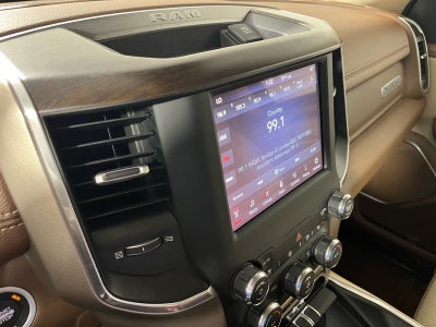 2021 RAM 1500 Laramie Quad Cab 4x2 6'4' Box