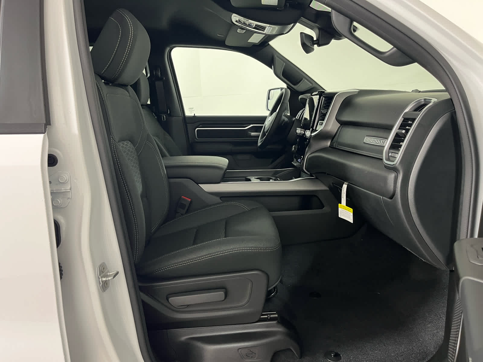 2025 RAM Ram 1500 RAM 1500 BIG HORN CREW CAB 4X2 5'7' BOX