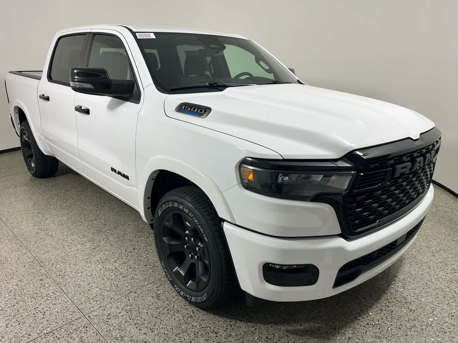 2025 RAM Ram 1500 RAM 1500 BIG HORN CREW CAB 4X2 5'7' BOX