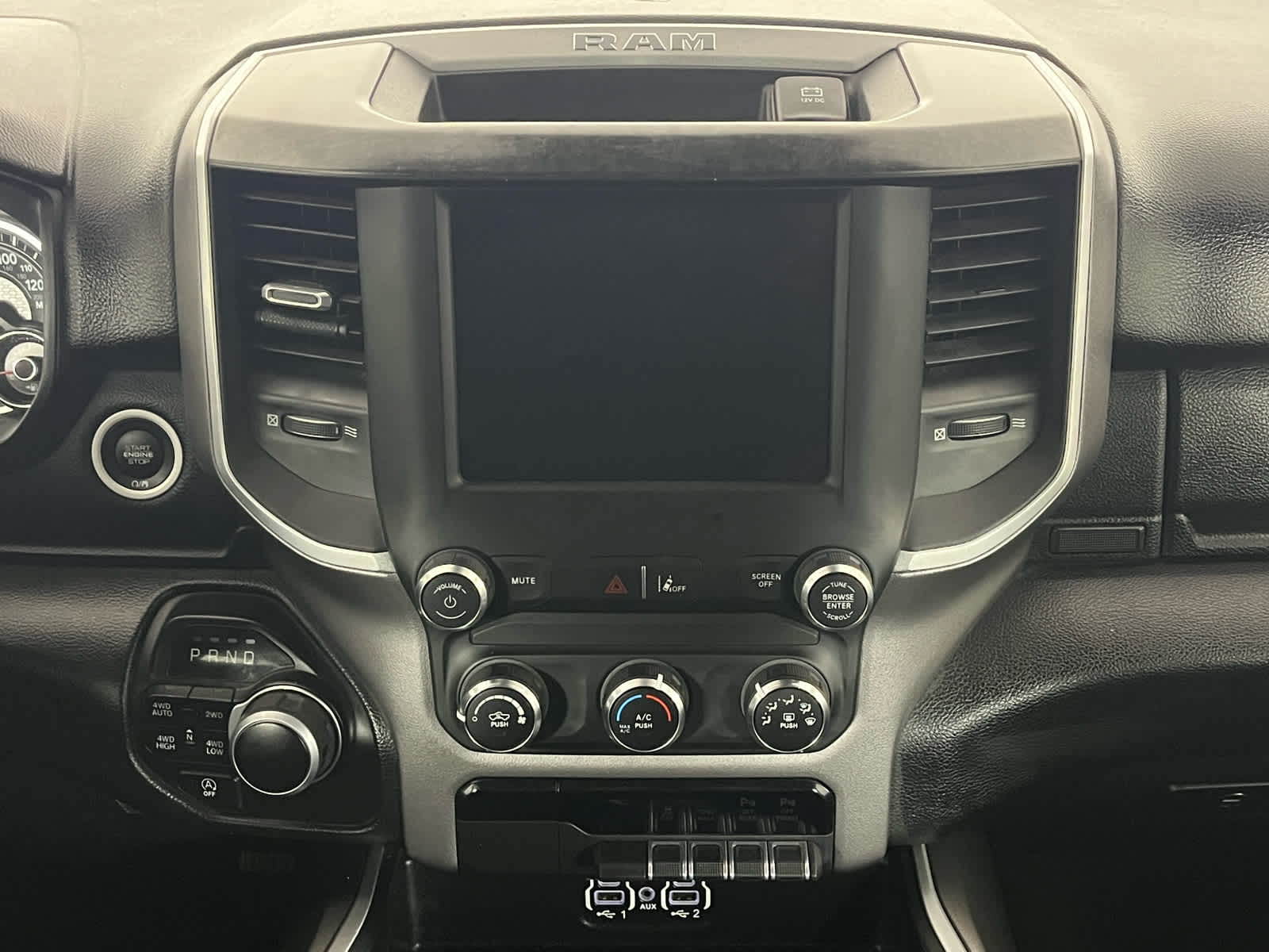 2022 RAM 1500 Big Horn Crew Cab 4x4 5'7' Box