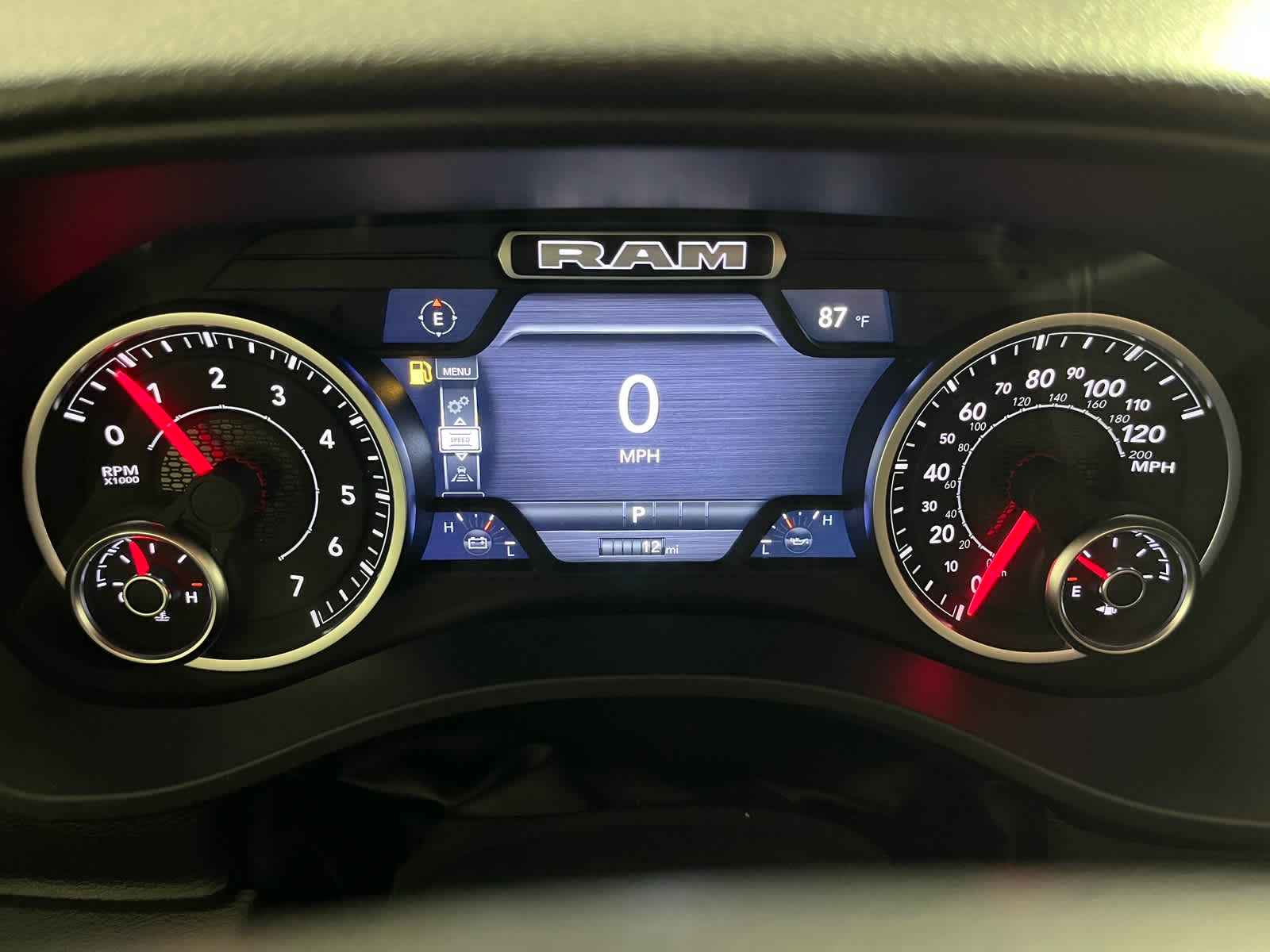 2026 RAM Ram 1500 RAM 1500 EXPRESS CREW CAB 4X4 5'7' BOX