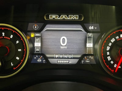 2022 RAM 1500 Big Horn Crew Cab 4x4 5'7' Box