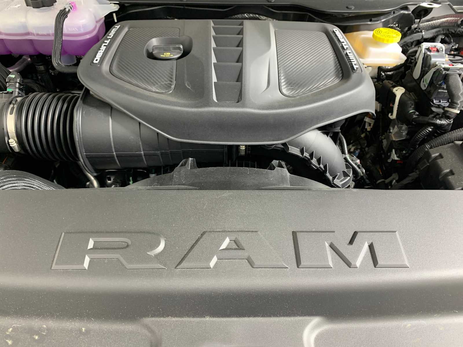 2025 RAM Ram 1500 RAM 1500 LIMITED CREW CAB 4X4 5'7' BOX