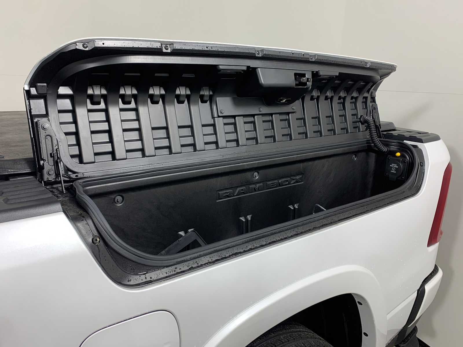 2025 RAM Ram 1500 RAM 1500 LIMITED CREW CAB 4X4 5'7' BOX