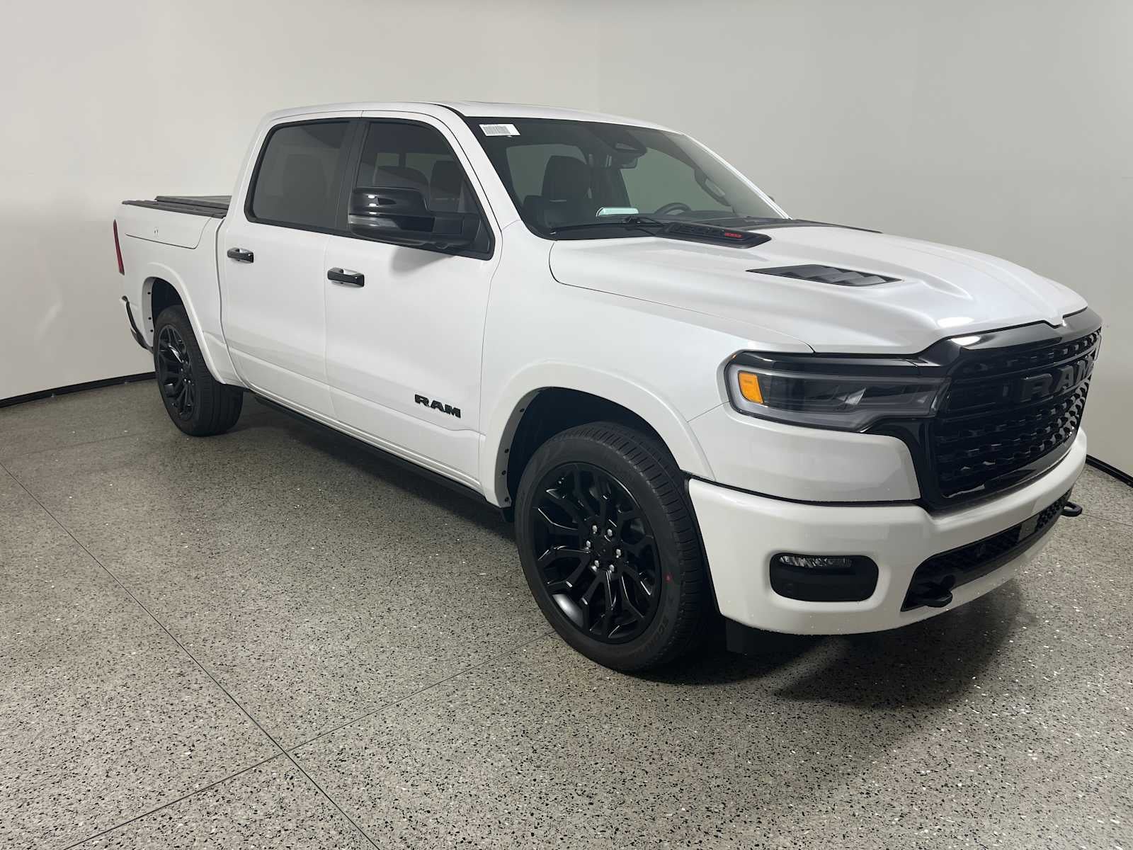 2025 RAM Ram 1500 RAM 1500 LIMITED CREW CAB 4X4 5'7' BOX