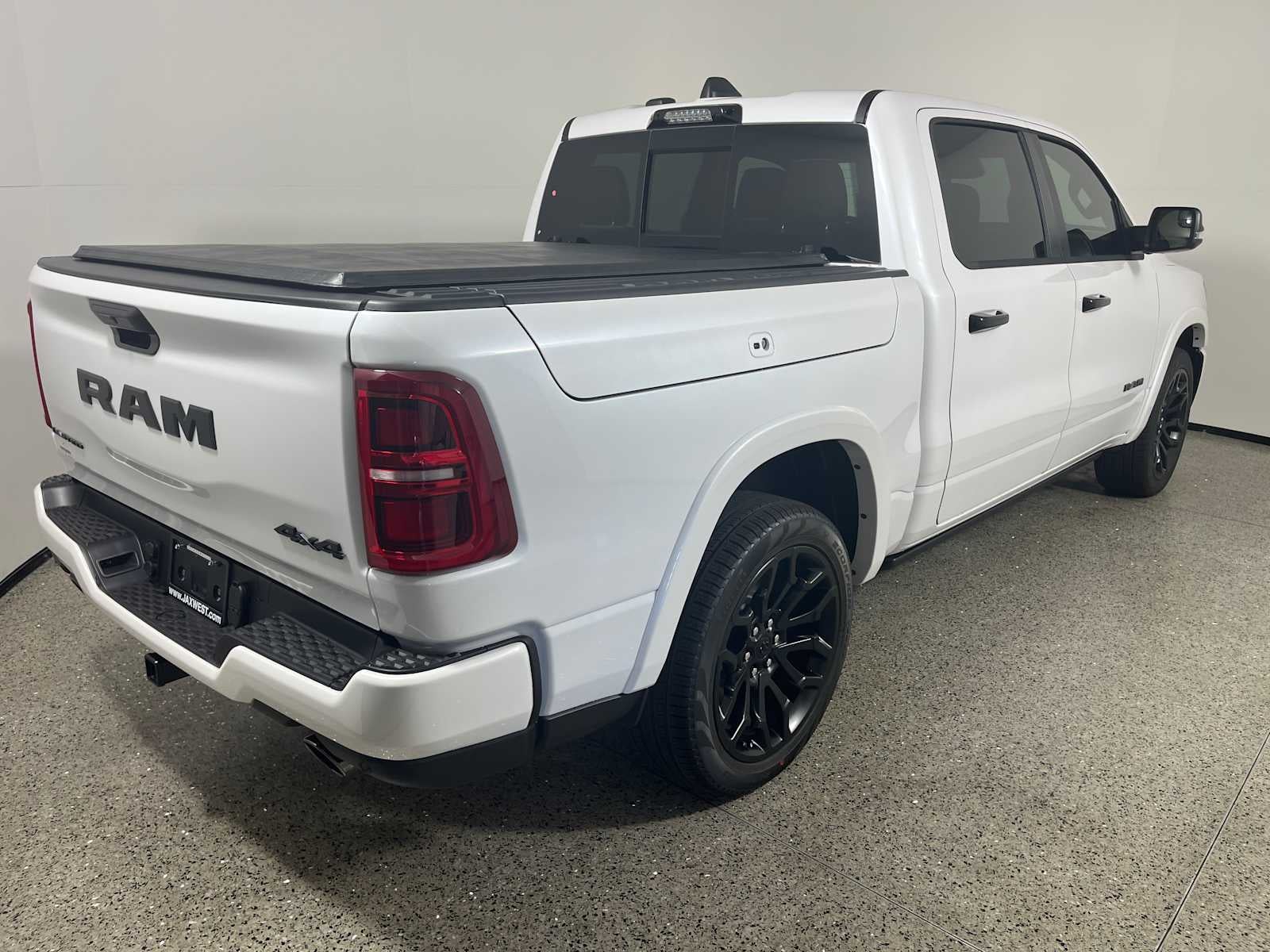 2025 RAM Ram 1500 RAM 1500 LIMITED CREW CAB 4X4 5'7' BOX