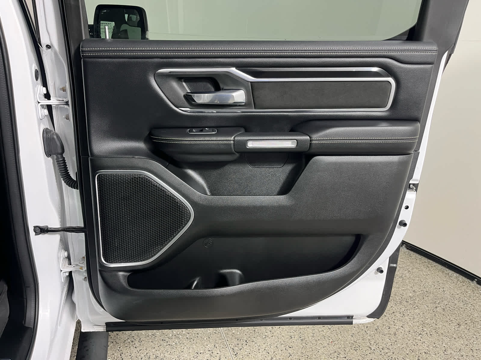 2022 RAM 1500 Laramie Crew Cab 4x4 5'7' Box