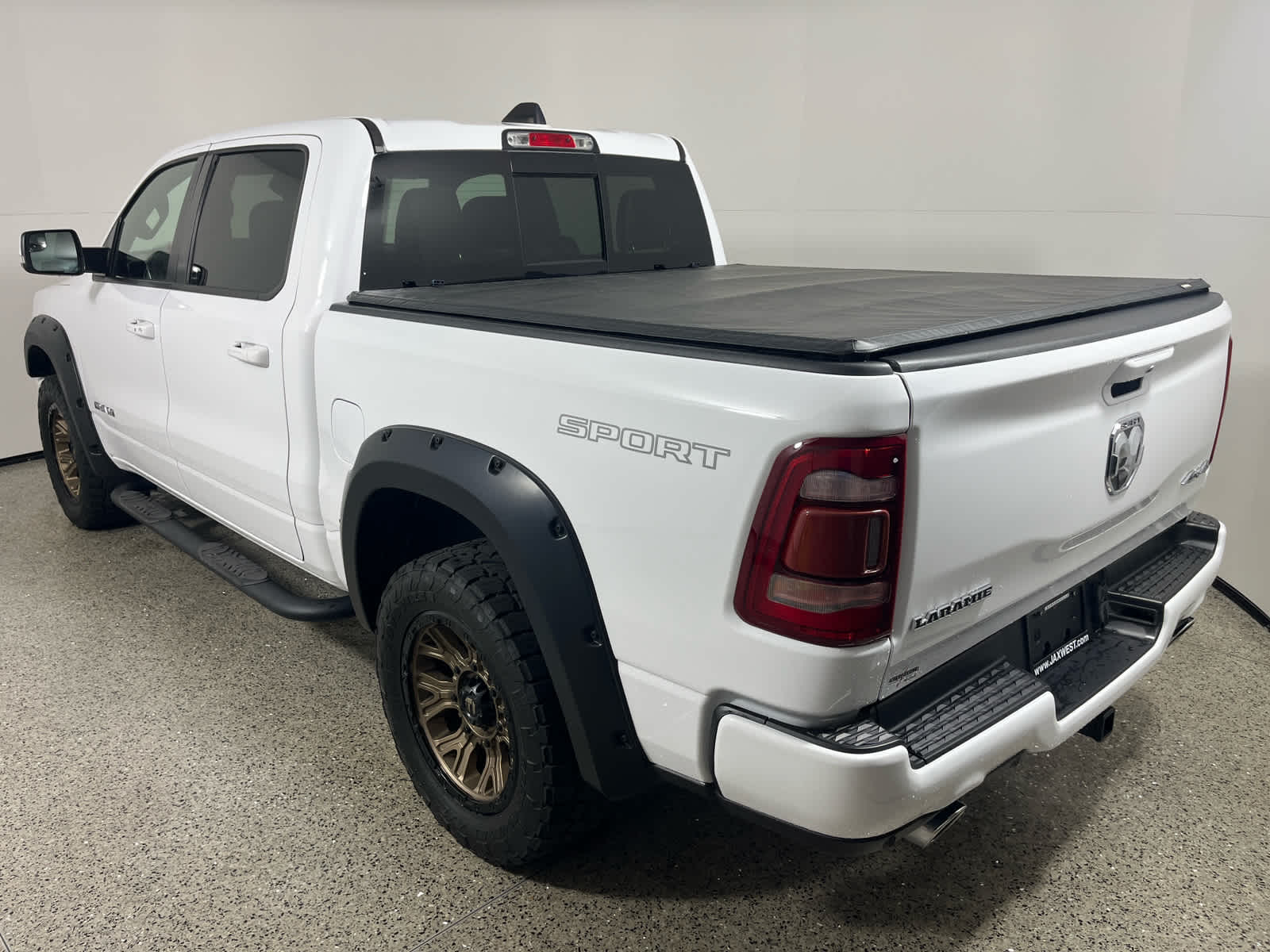 2022 RAM 1500 Laramie Crew Cab 4x4 5'7' Box