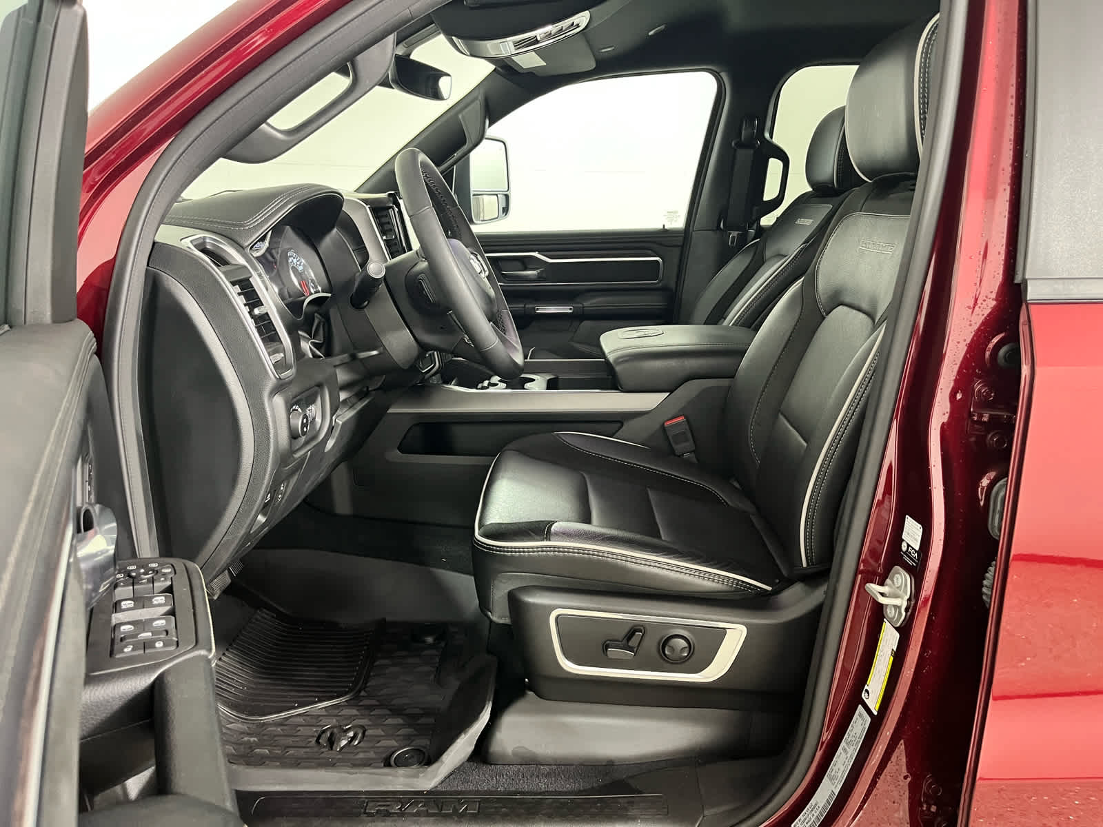 2025 RAM 1500 Laramie Crew Cab 4x4 5'7' Box