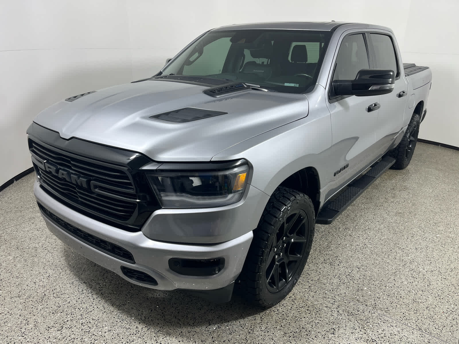 2024 RAM 1500 Laramie Crew Cab 4x4 5'7' Box