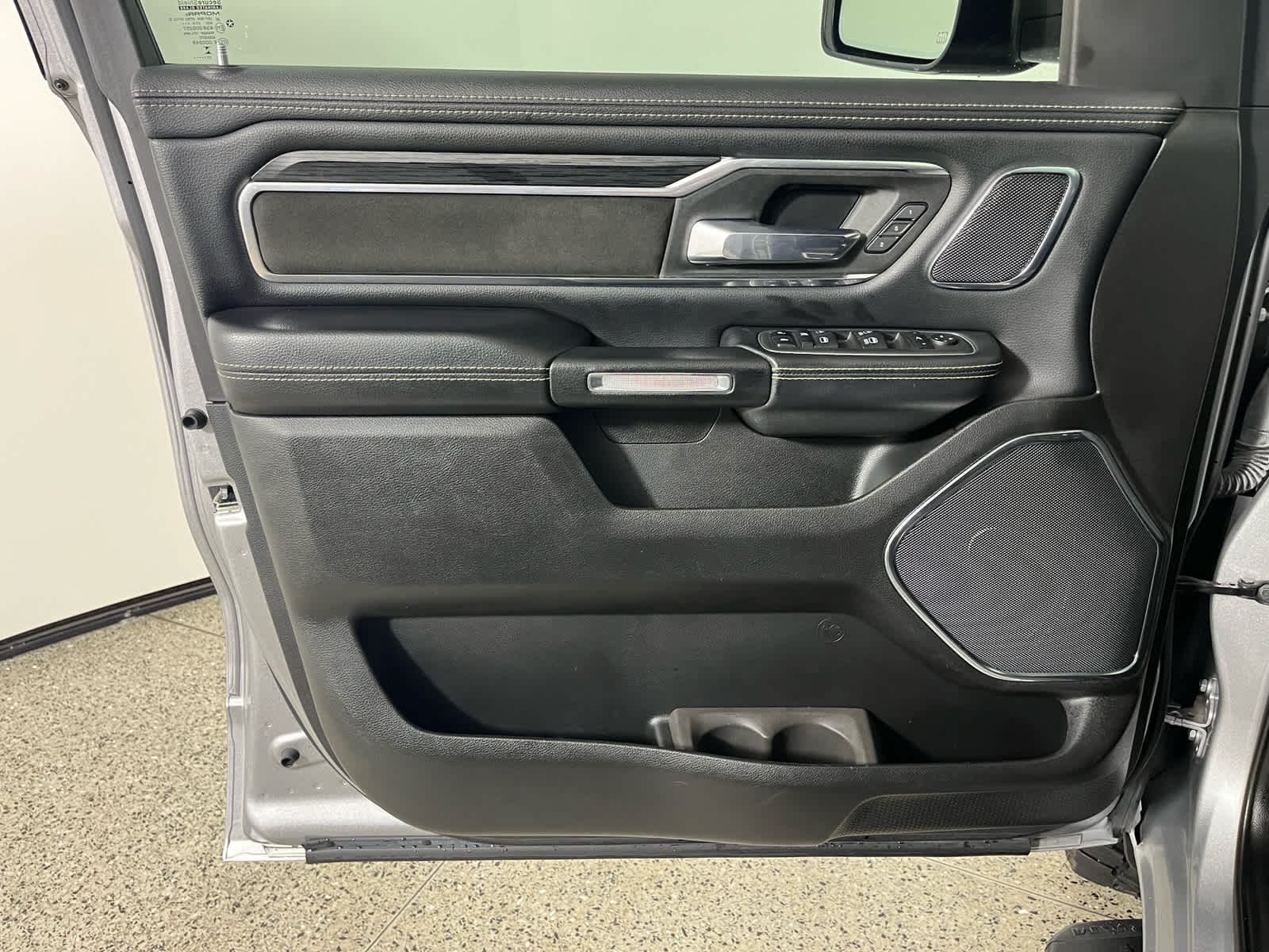 2024 RAM 1500 Laramie Crew Cab 4x4 5'7' Box