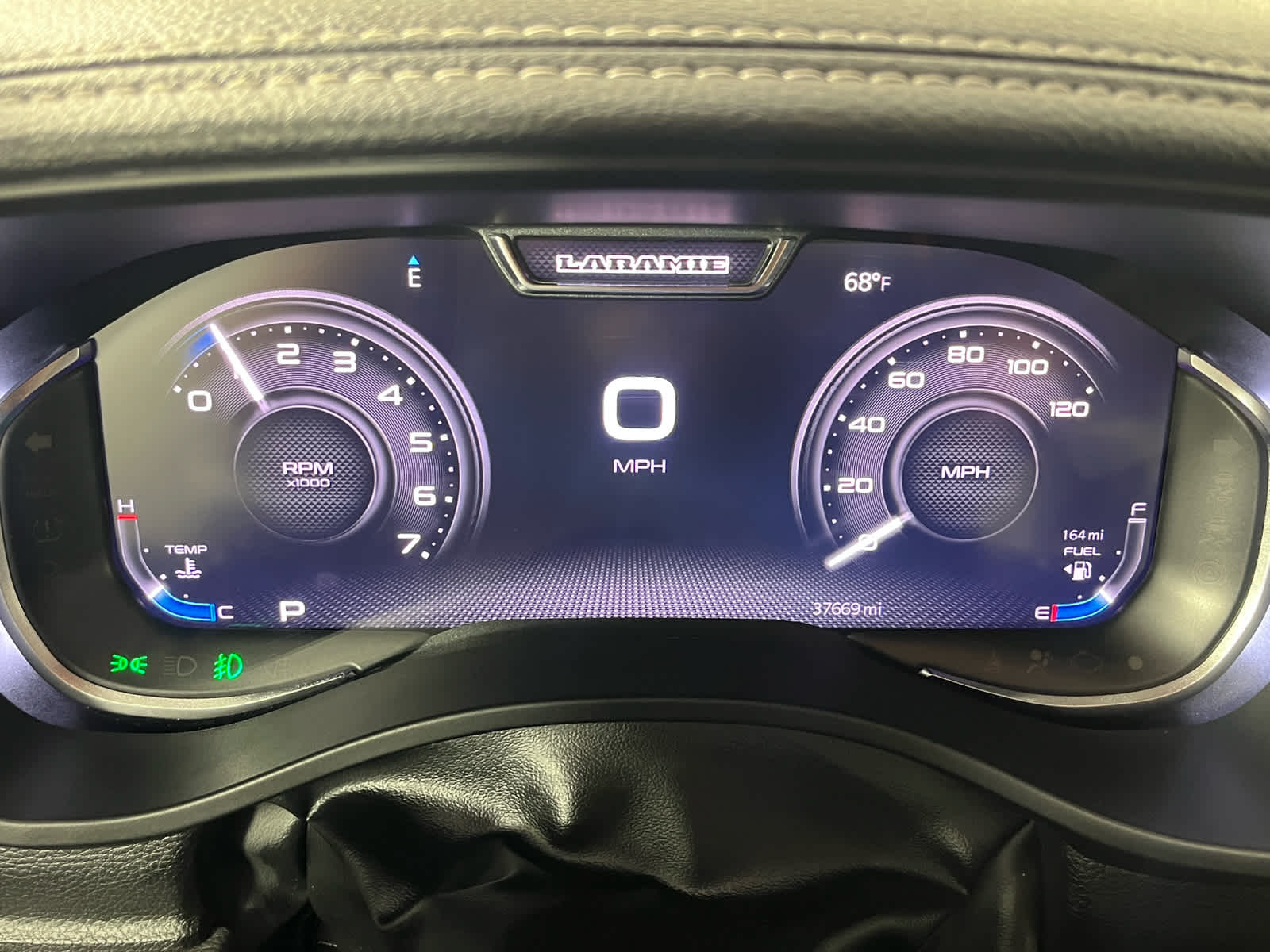 2024 RAM 1500 Laramie Crew Cab 4x4 5'7' Box