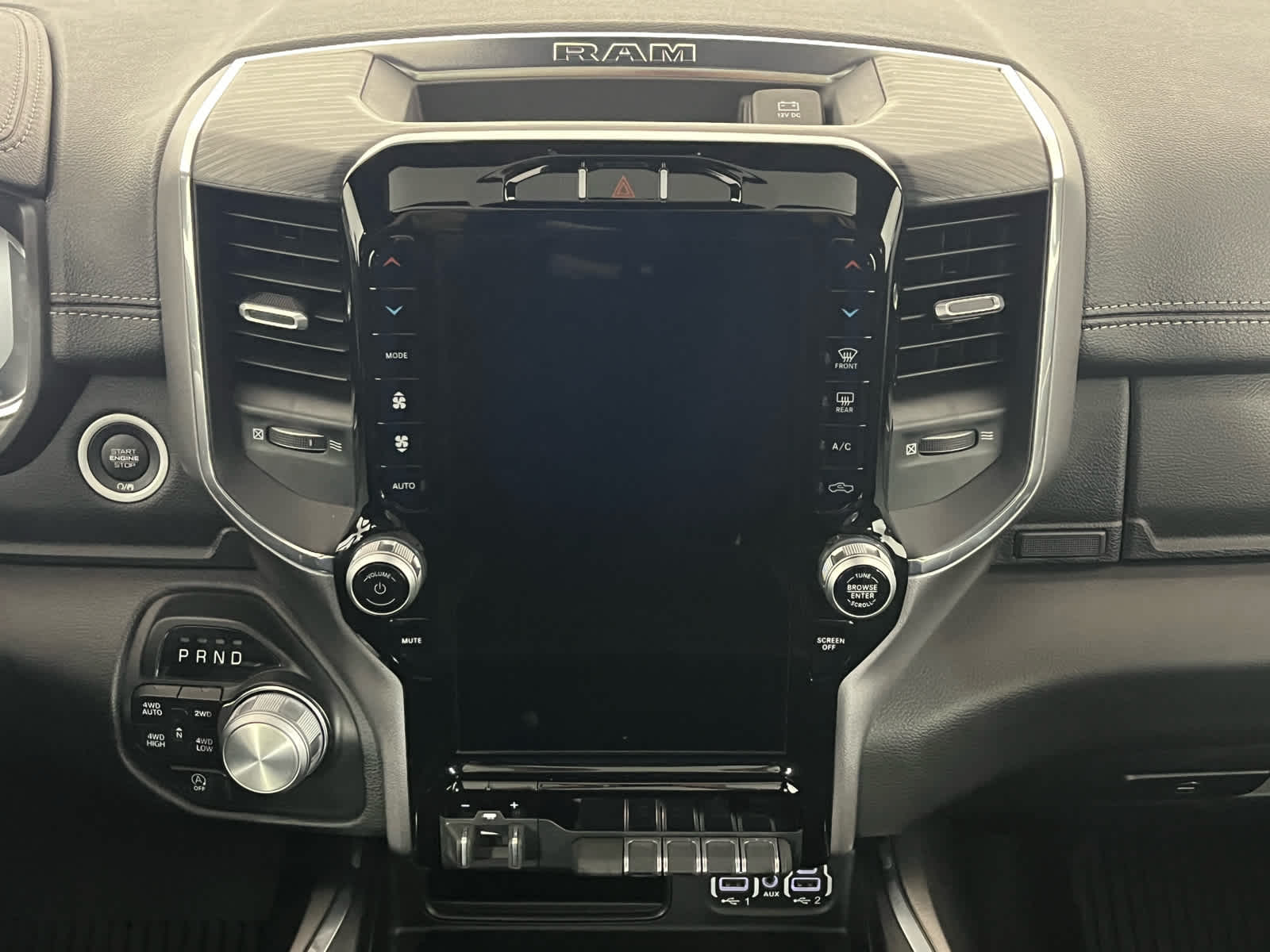 2024 RAM 1500 Laramie Crew Cab 4x4 5'7' Box