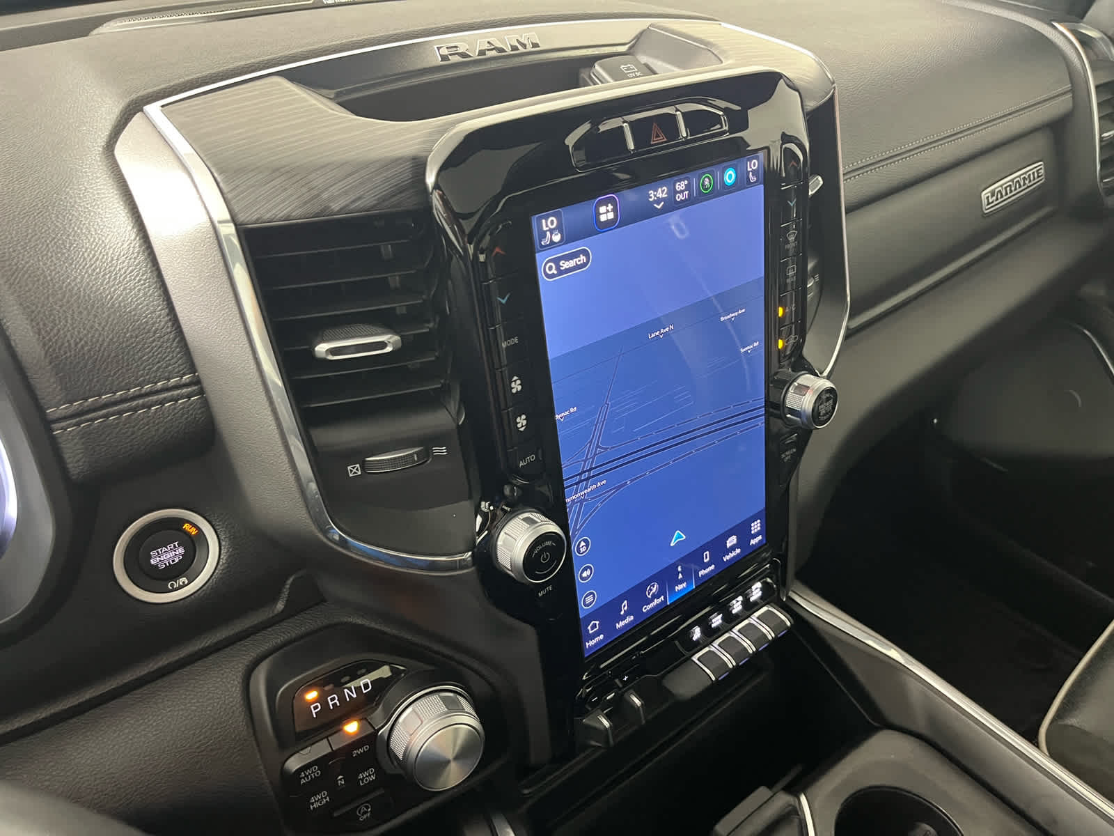 2024 RAM 1500 Laramie Crew Cab 4x4 5'7' Box