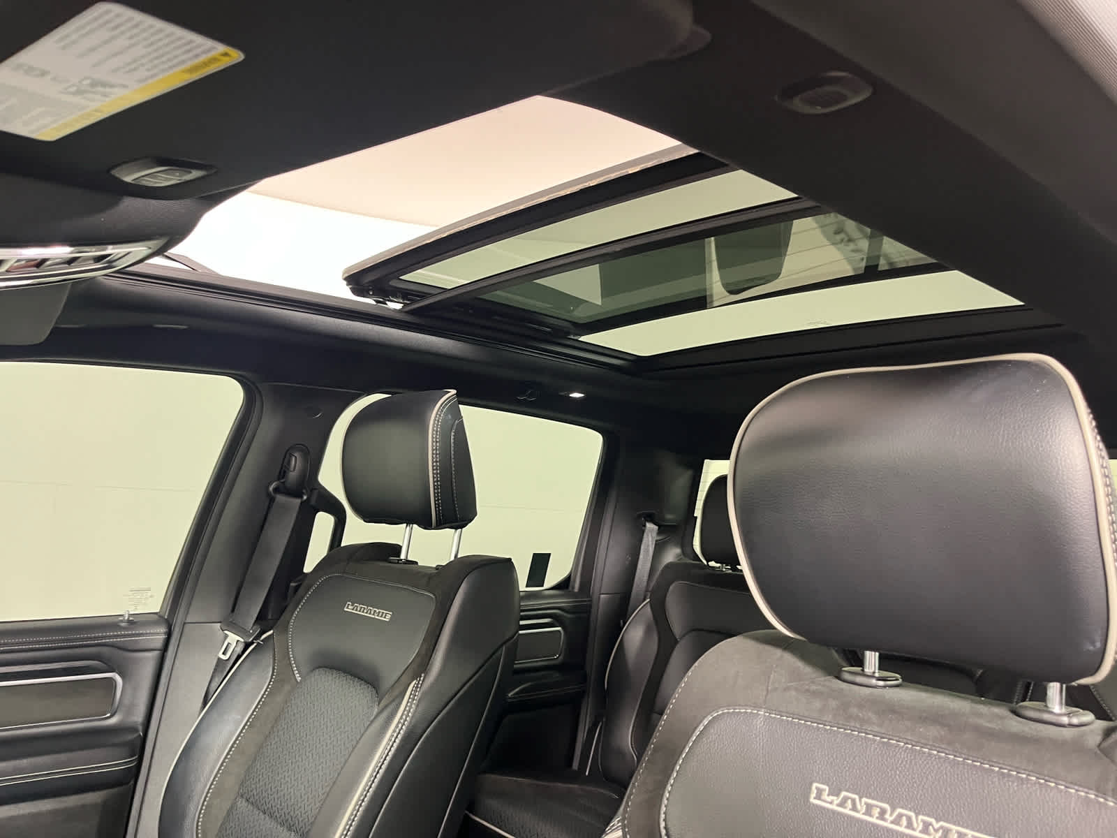 2024 RAM 1500 Laramie Crew Cab 4x4 5'7' Box