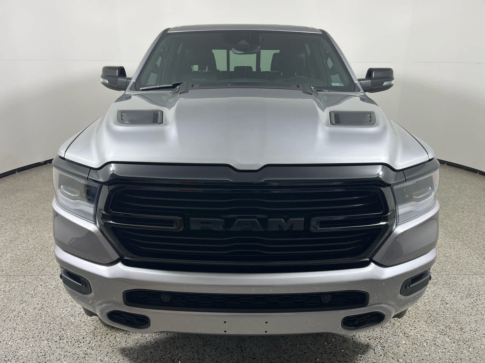 2024 RAM 1500 Laramie Crew Cab 4x4 5'7' Box