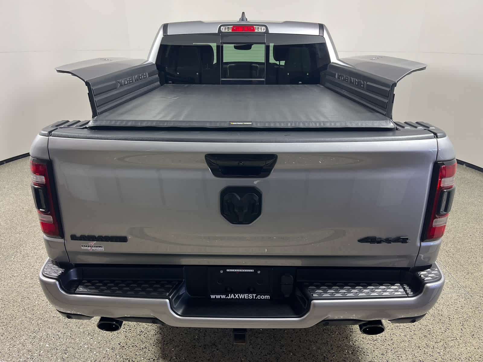 2024 RAM 1500 Laramie Crew Cab 4x4 5'7' Box