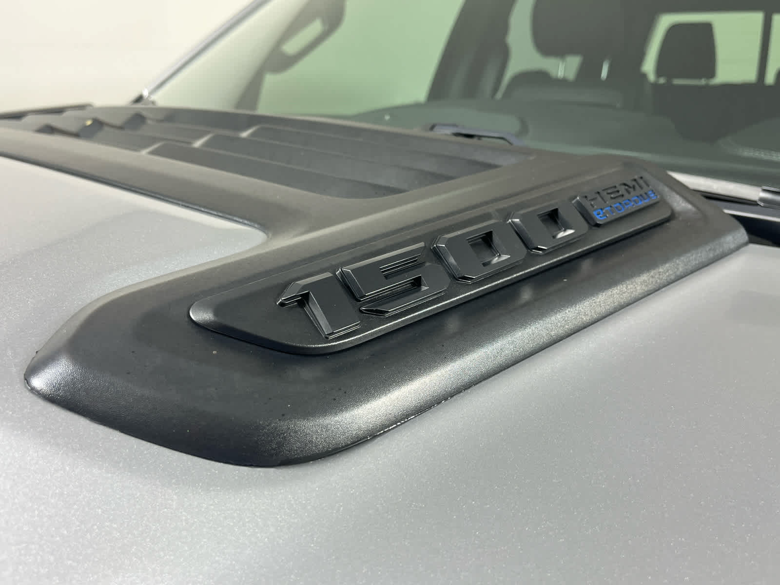 2024 RAM 1500 Laramie Crew Cab 4x4 5'7' Box