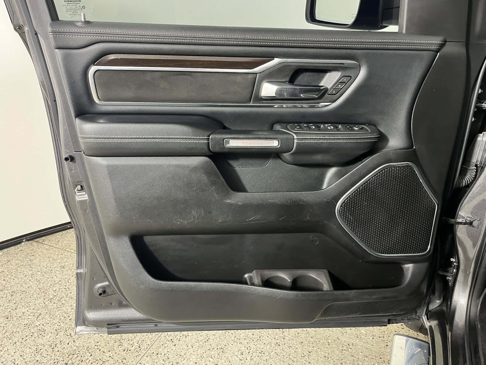 2022 RAM 1500 Laramie Crew Cab 4x4 5'7' Box