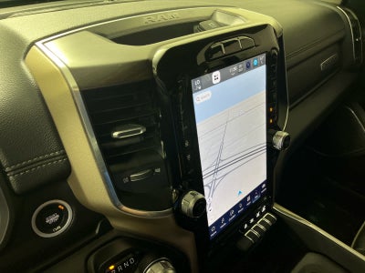 2022 RAM 1500 Laramie Crew Cab 4x4 5'7' Box