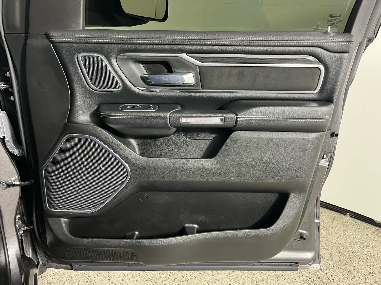 2024 RAM 1500 Laramie Crew Cab 4x4 5'7' Box