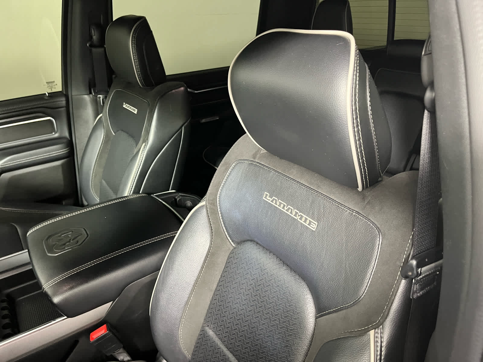 2024 RAM 1500 Laramie Crew Cab 4x4 5'7' Box