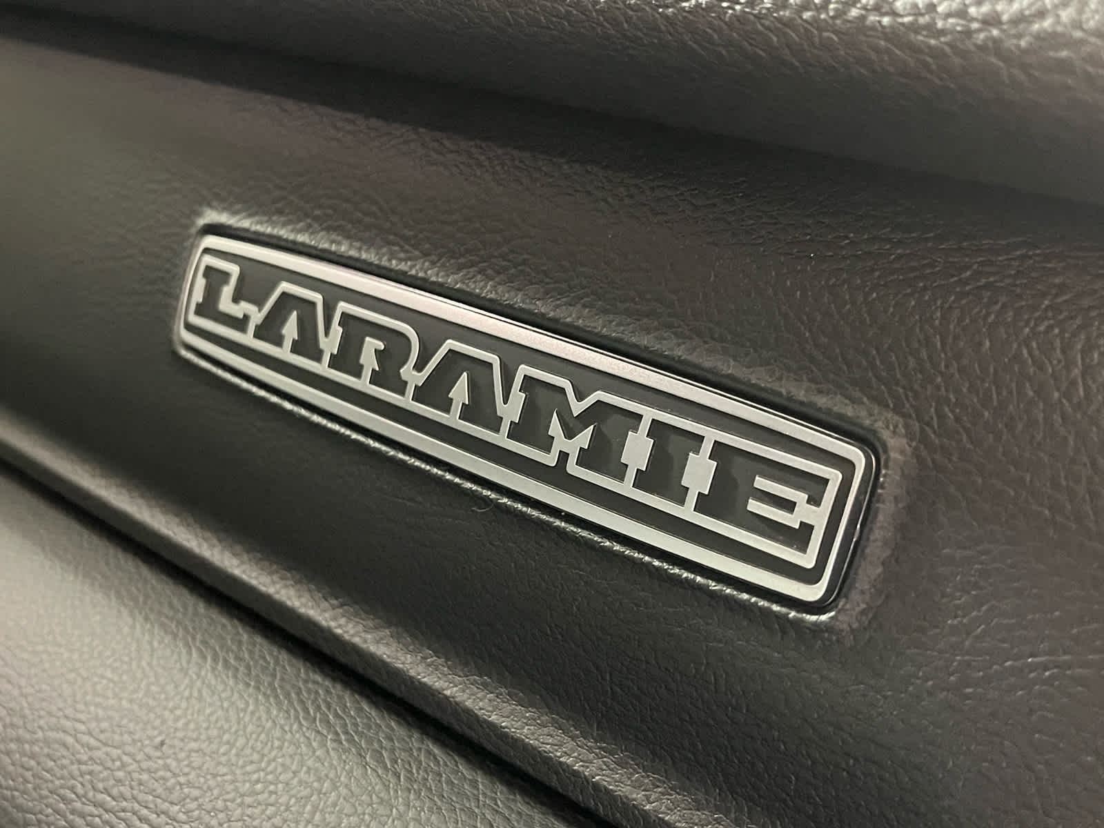 2024 RAM 1500 Laramie Crew Cab 4x4 5'7' Box