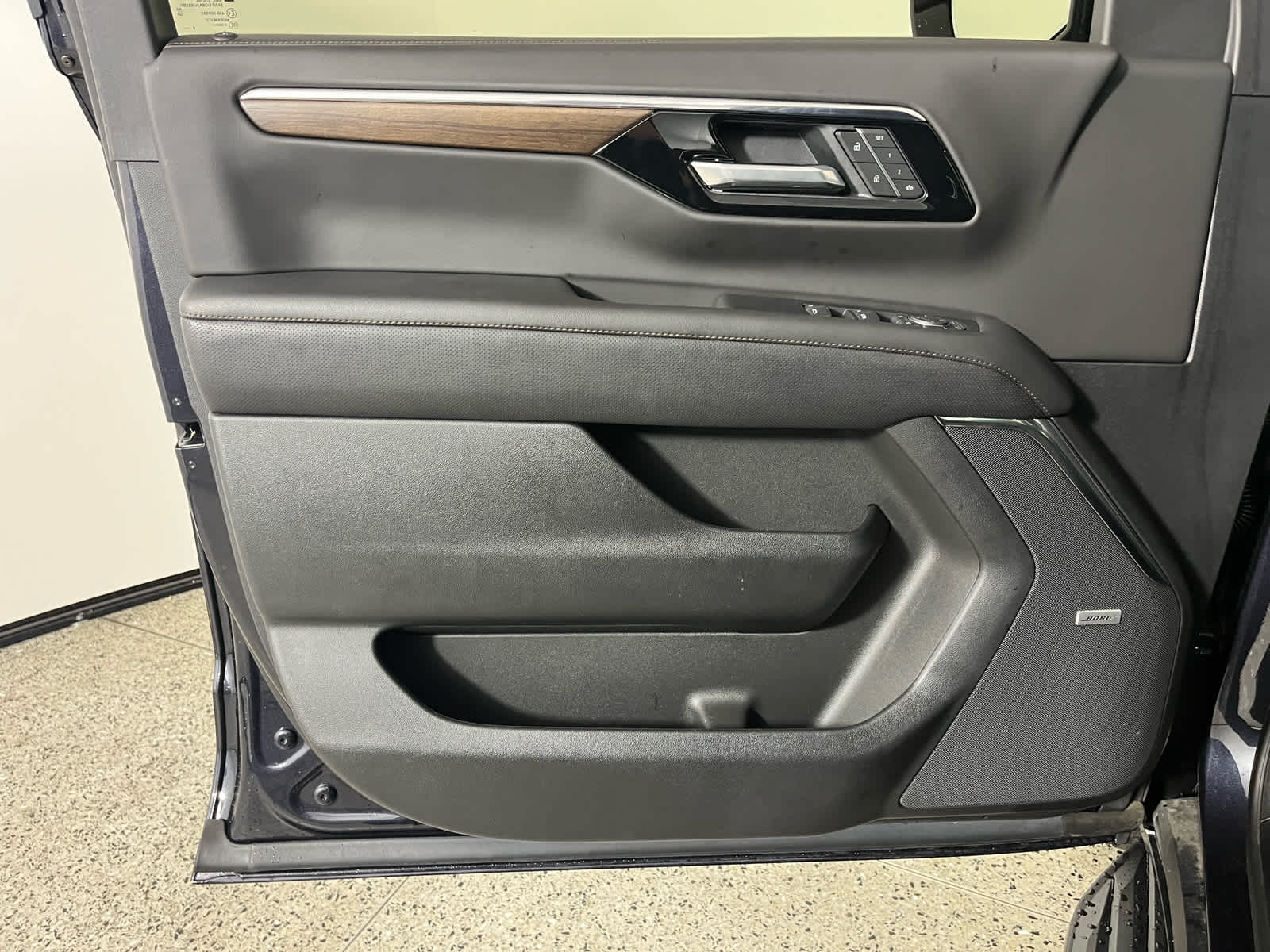 2025 Chevrolet Suburban 4WD High Country