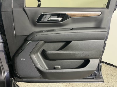 2025 Chevrolet Suburban 4WD High Country