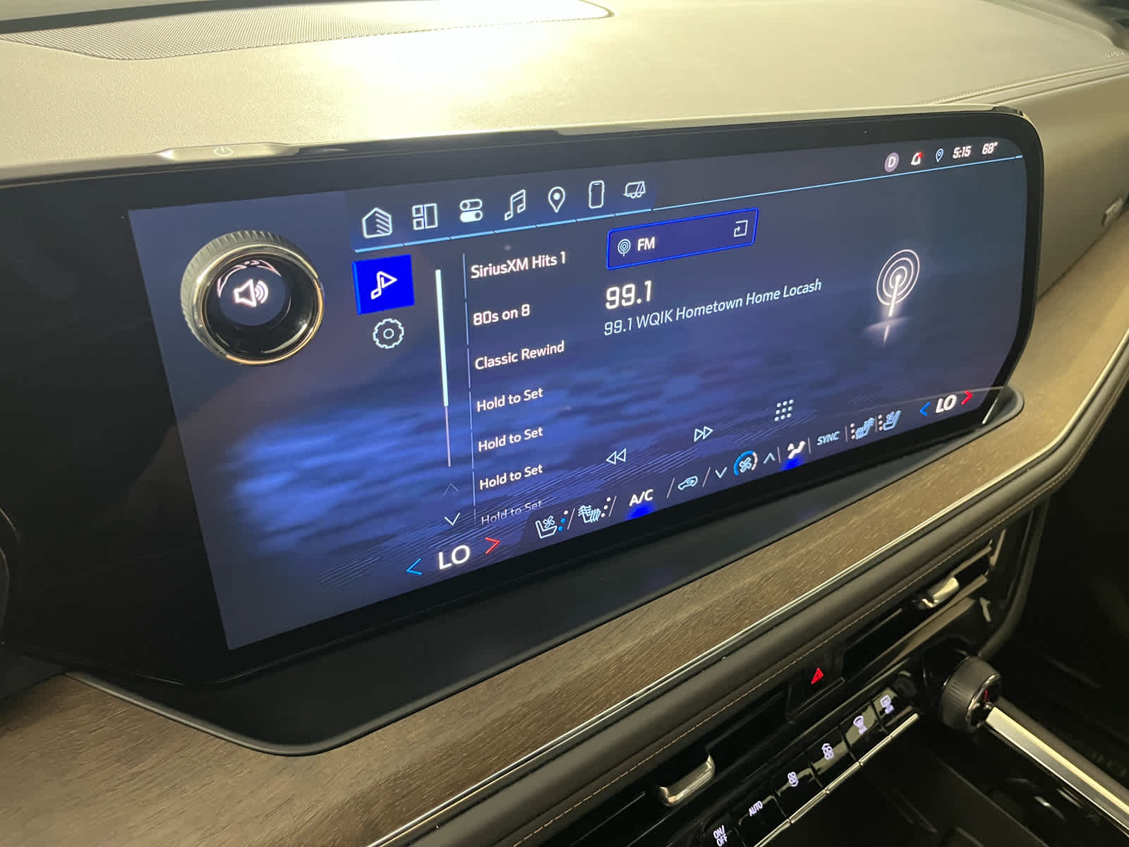 2025 Chevrolet Suburban 4WD High Country